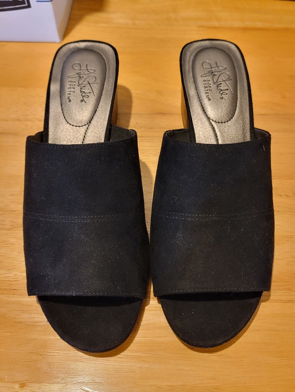 NWOT Size 10 lifestride soft style remix black sandal
